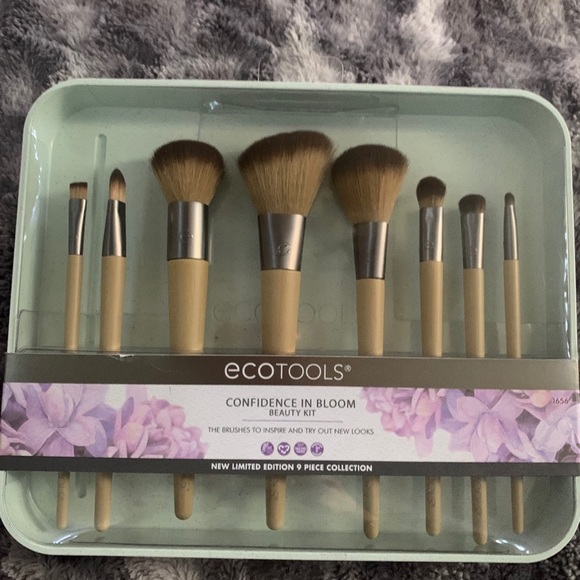 Ecotools Confidence in Bloom 9 Piece Brush and Tray set - Picture 1 of 2